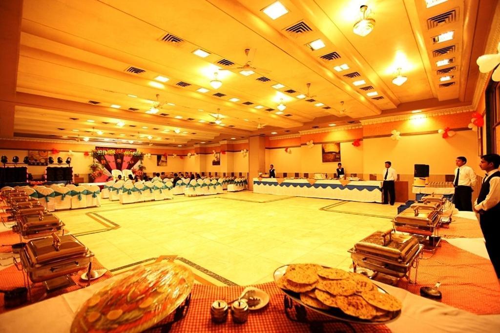 Brijwasi Royal Mathura Exterior foto